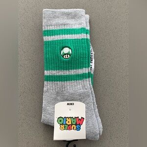 SUPER MARIO Mushroom Crew Socks 🍄 Gray & Green with Green Mushroom embroidery